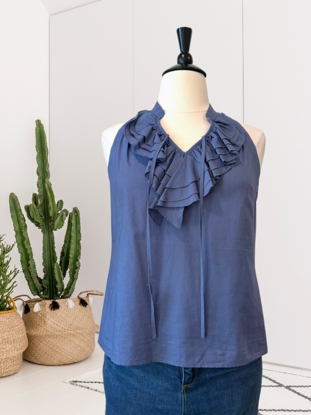 Ann Taylor LOFT Sleeveless Ruffle V-Neck Tie Front Top